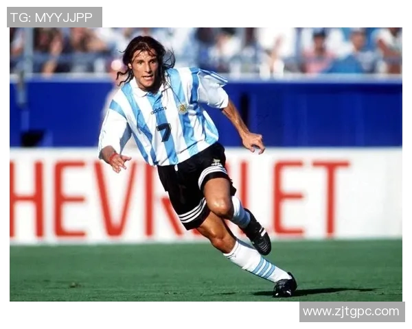 足球联赛三号球星是谁揭秘 盘点足坛第三巨星的非凡表现与影响力