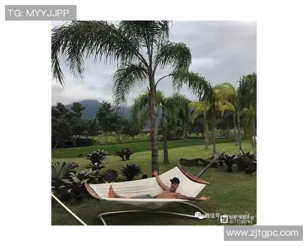 球星妻子勇敢挑战绿茵场展现实力 引领足球圈新风潮